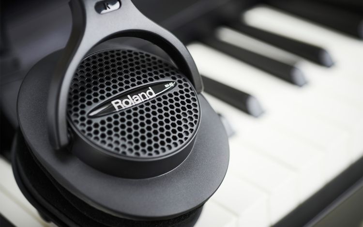 headphones-roland-model-rh-a7-bk-monitor-headphone_0002.jpg