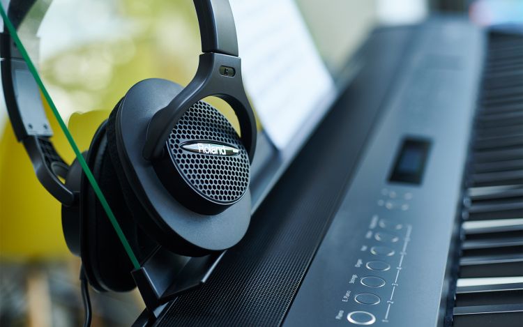 headphones-roland-model-rh-a7-bk-monitor-headphone_0003.jpg