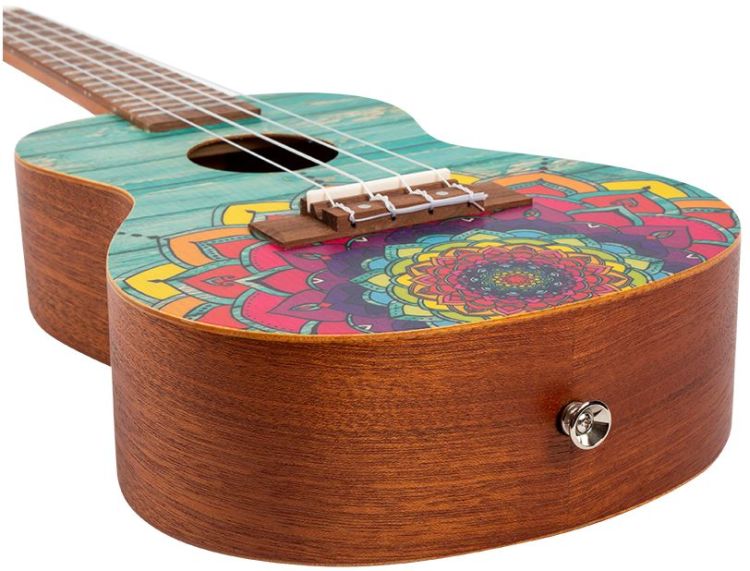 concertukulele-flight-modell-auc-33-mansion-mehrfa_0004.jpg