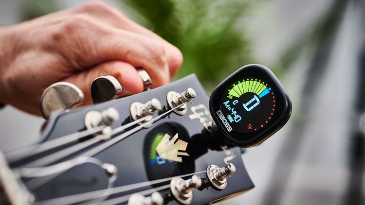 boss-clip-on-tuner-tu-05-aufladbar-noir-accessoire_0003.jpg