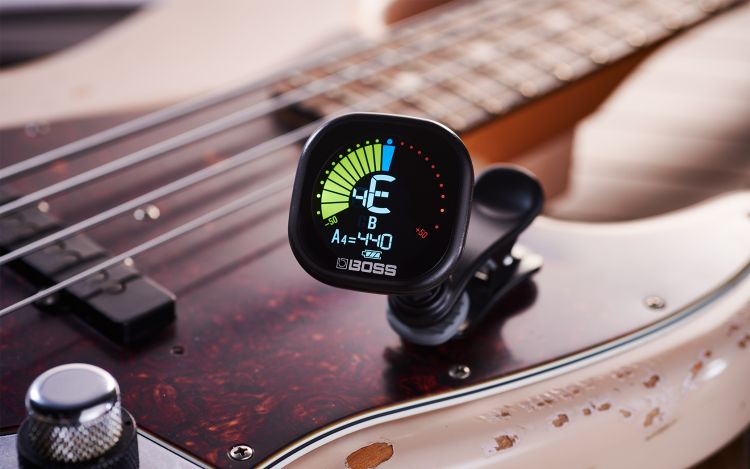 boss-clip-on-tuner-tu-05-aufladbar-noir-accessoire_0004.jpg
