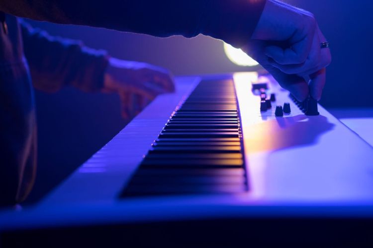 contr_leur-de-clavier-usb-midi-arturia-modele-keyl_0003.jpg