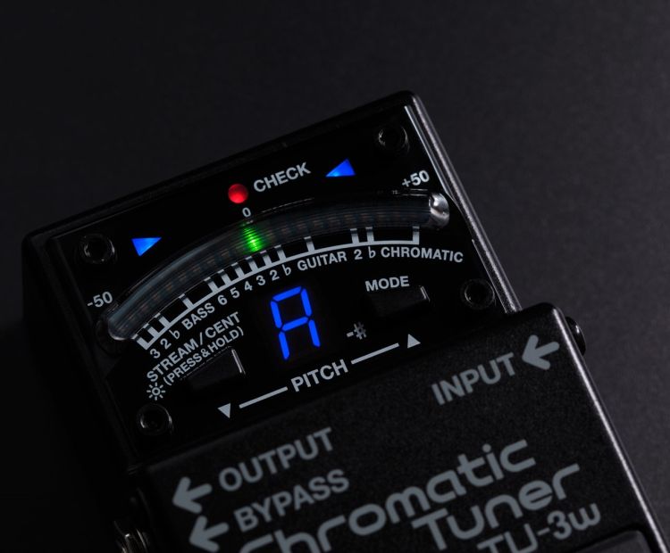 boss-tu-3w-chromatic-tuner-waza-craft-schwarz-zube_0004.jpg