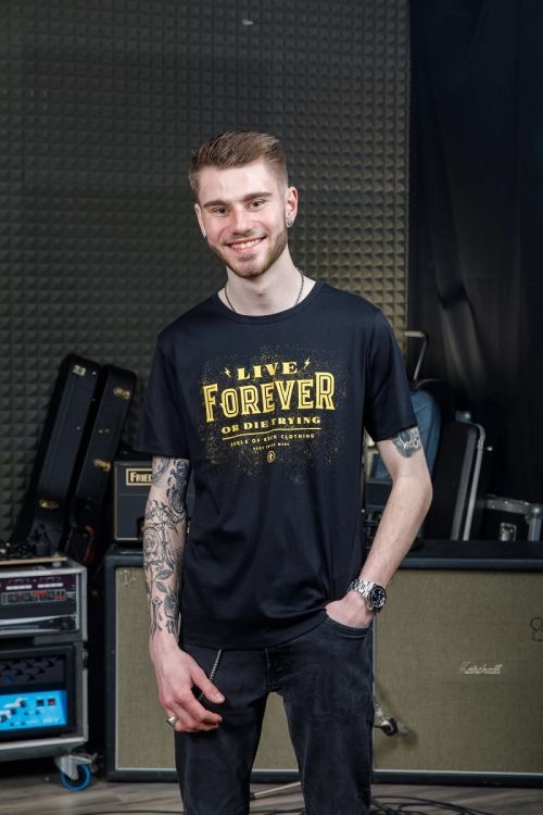 t-shirt-herren-live-forever-m-black-yellow-supreme_0001.jpg