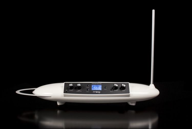 synthetiseur-moog-modele-theremini-with-wavetable-_0001.jpg