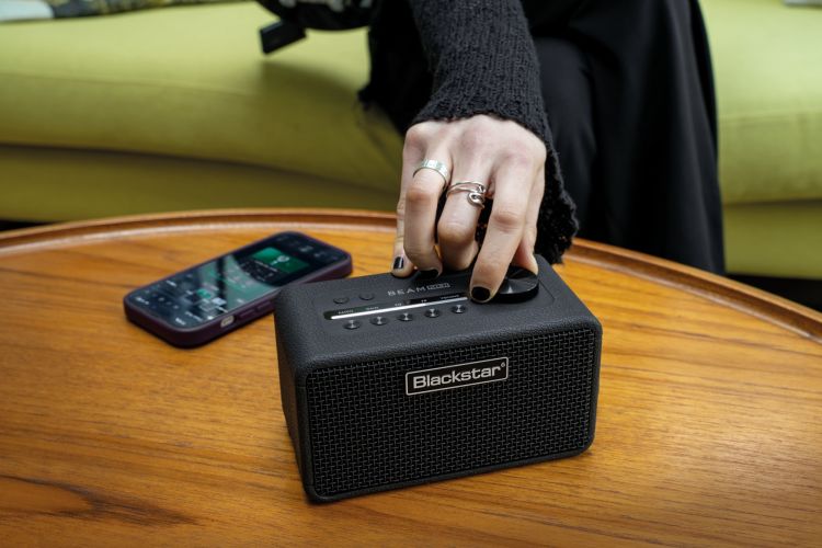 guitar-amplifier-blackstar-model-beam-mini-black_0003.jpg