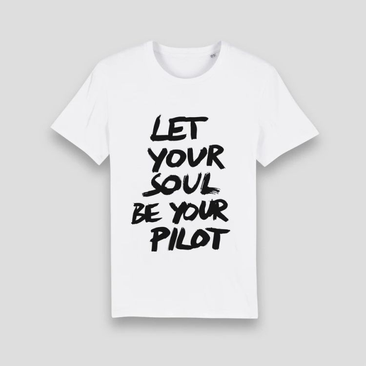 t-shirt-let-your-soul-be-your-pilot-marcus-kraft-1_0001.jpg