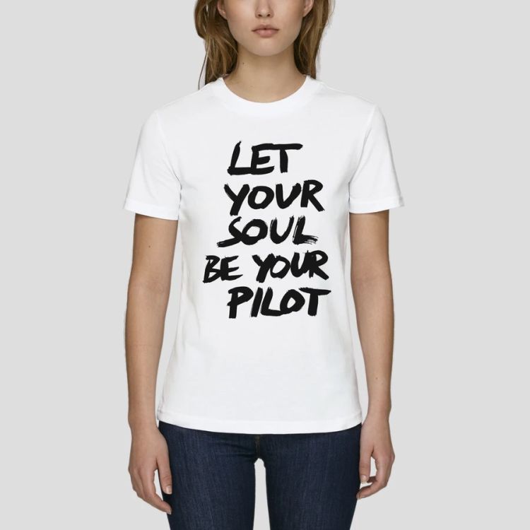 t-shirt-let-your-soul-be-your-pilot-marcus-kraft-1_0002.jpg