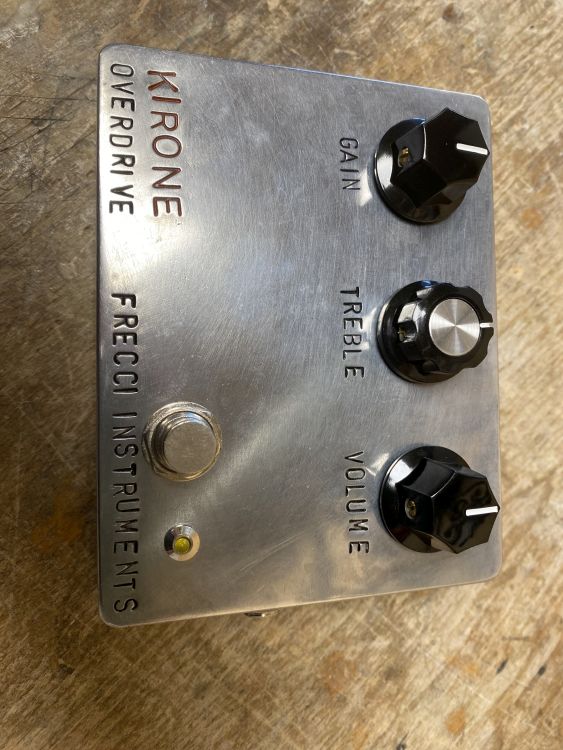 effektpedal-frecci-instruments-modell-kirone-silbe_0001.jpg