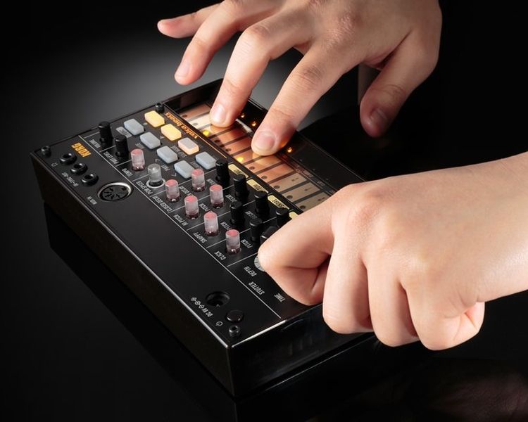 synthetiseur-korg-modele-volca-beats-analog-_0003.jpg