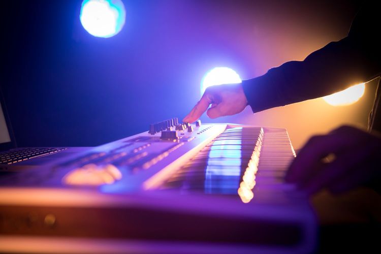 usb-midi-keyboard-controller-arturia-modell-keylab_0004.jpg