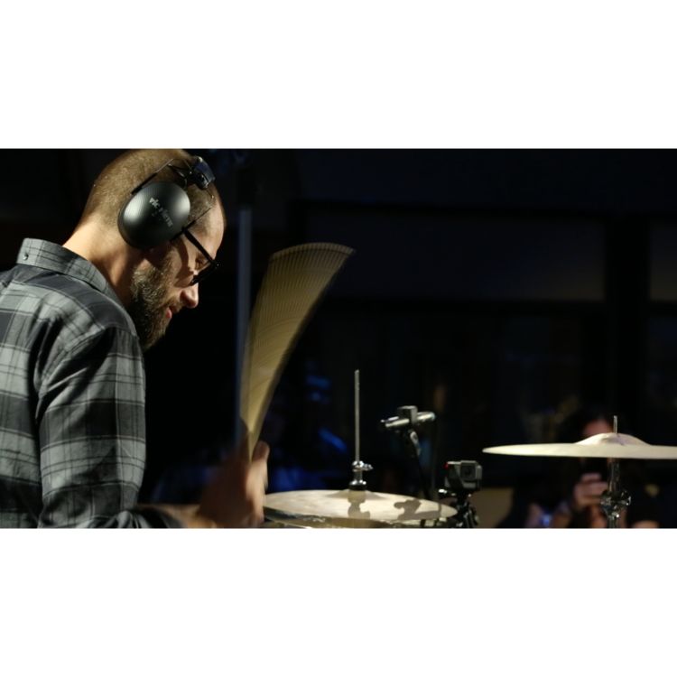 vic-firth-kopfhoerer-fuer-drummer-black-accessorie_0002.jpg