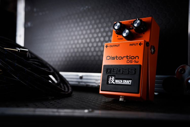 pedale-d_effet-boss-modele-ds-1w-waza-craft-distor_0005.jpg