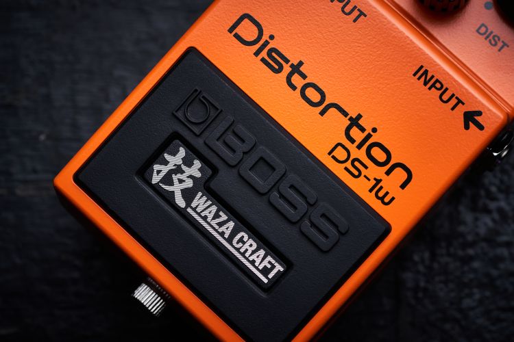 pedale-d_effet-boss-modele-ds-1w-waza-craft-distor_0007.jpg