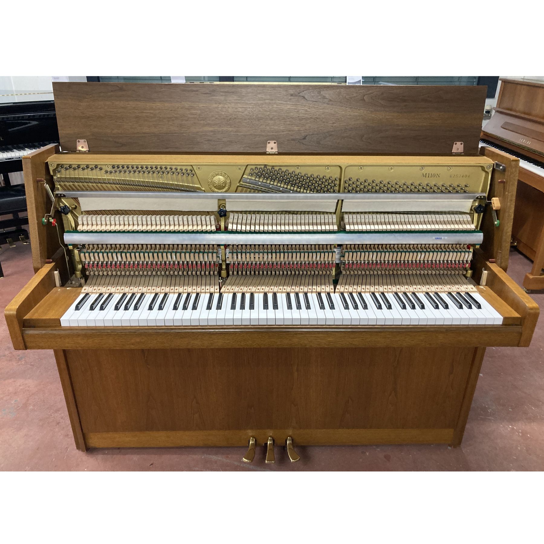 Yamaha M110, Occasion-0002.jpg