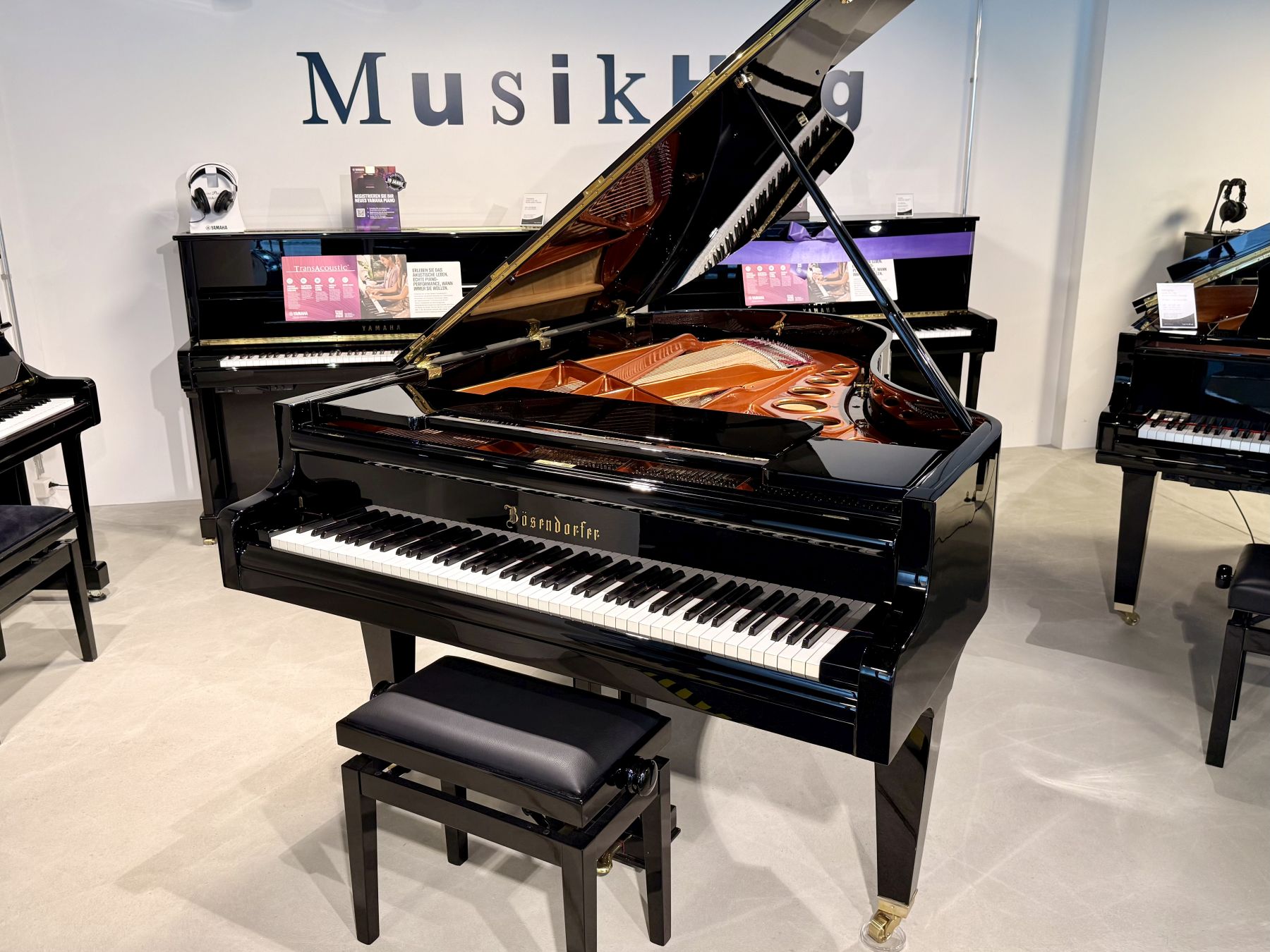 Bösendorfer GP-200 Flügel-0001.jpg